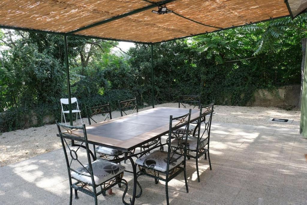 Maison Confortable A Ansouis Dans Le Luberon Eksteriør billede