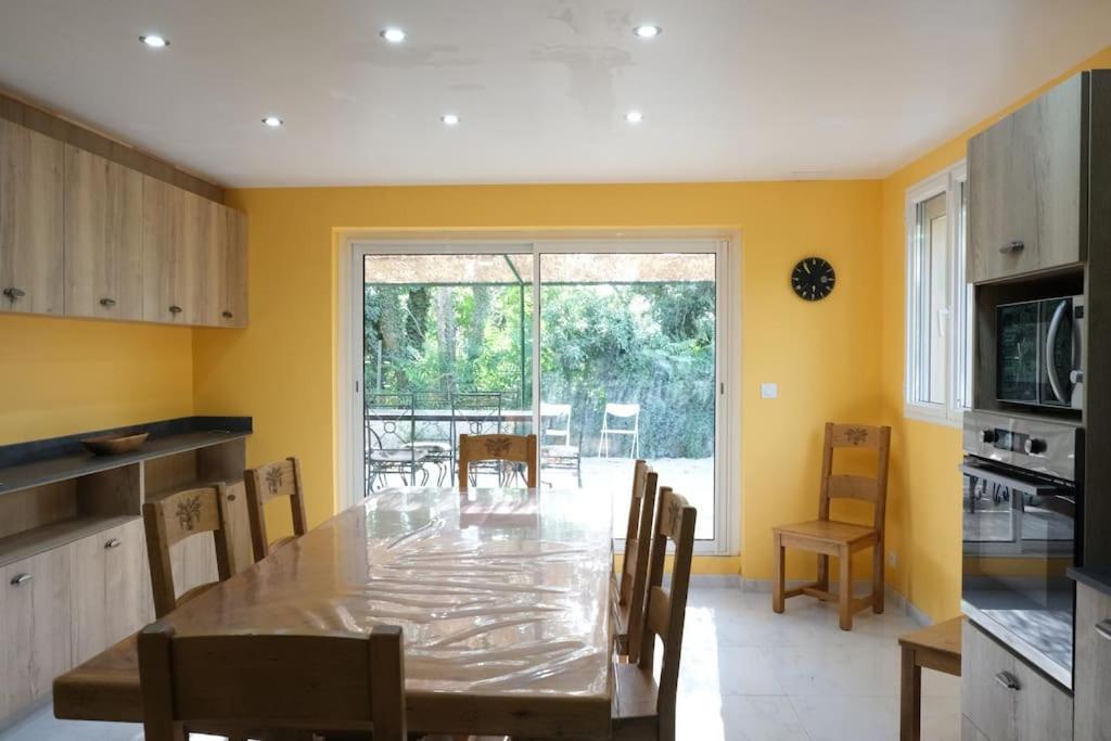 Maison Confortable A Ansouis Dans Le Luberon Eksteriør billede