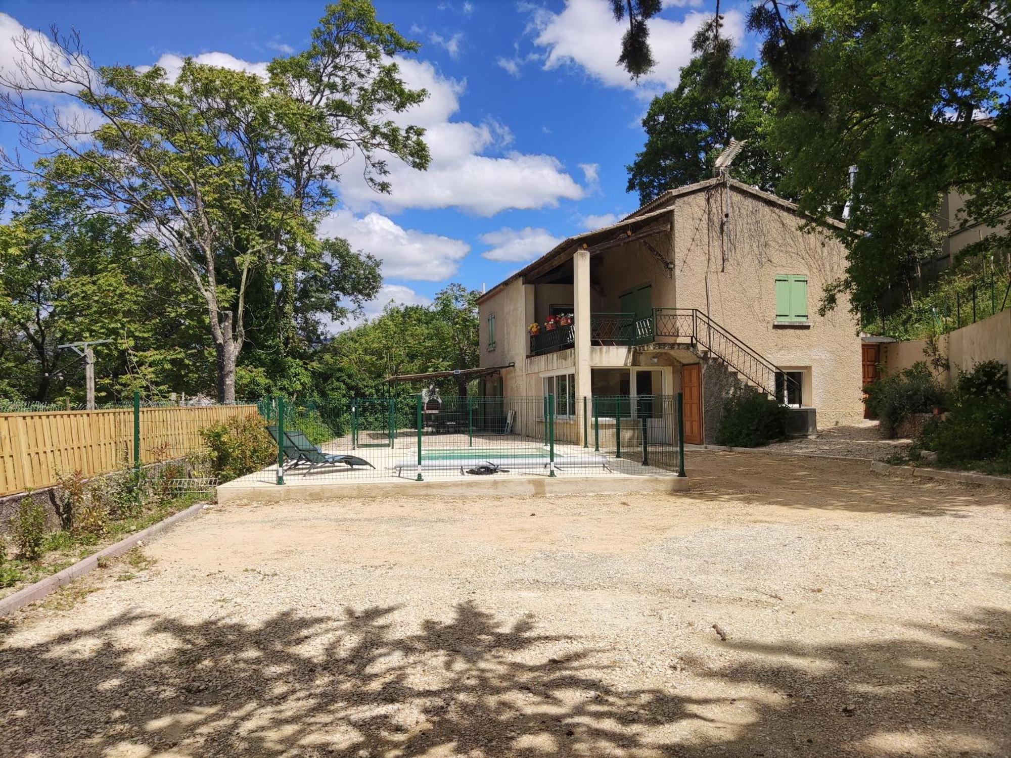 Maison Confortable A Ansouis Dans Le Luberon Eksteriør billede